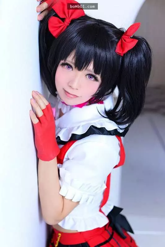 25張「完美Cosplay照片背後的真相」,鏡頭外的畫面真的把大家都笑到捧腹滾地了!