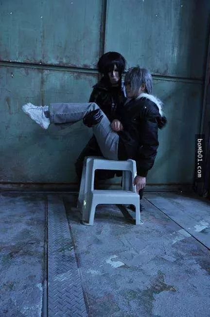 25張「完美Cosplay照片背後的真相」,鏡頭外的畫面真的把大家都笑到捧腹滾地了!