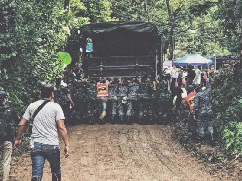 【一個都沒有少!】泰國少年足球隊13人洞穴失蹤9天,全部找到了!(內附視頻)