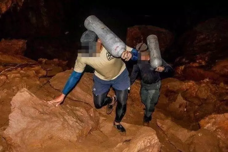 【一個都沒有少!】泰國少年足球隊13人洞穴失蹤9天,全部找到了!(內附視頻)