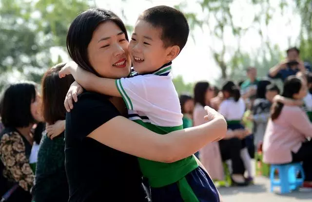 父親病倒母親讓嫁人,婚後全家輪著要錢,拒絕以後把我趕出家門