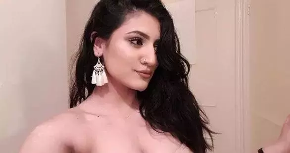 被硫酸毀容的女孩,一年後面容竟奇跡般復原了!