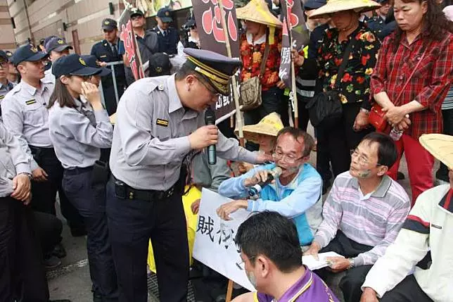蔡總統說好要謙卑,卻把陳情民眾抓起來