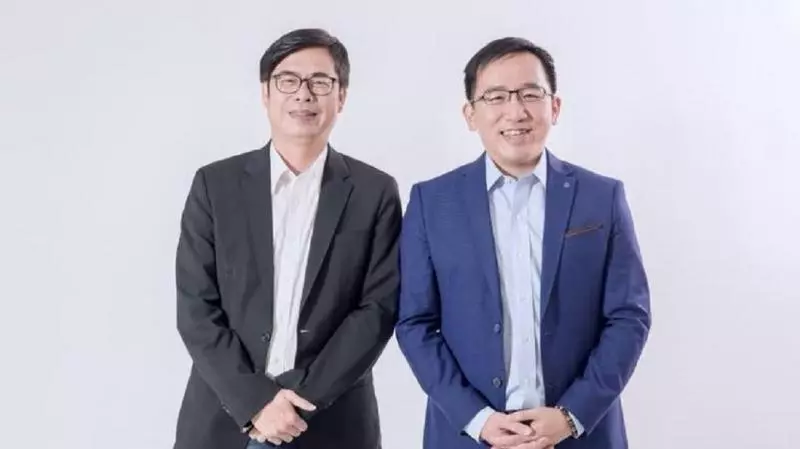 陳致中同框陳其邁拍宣傳照 李明賢:喚醒人民痛苦