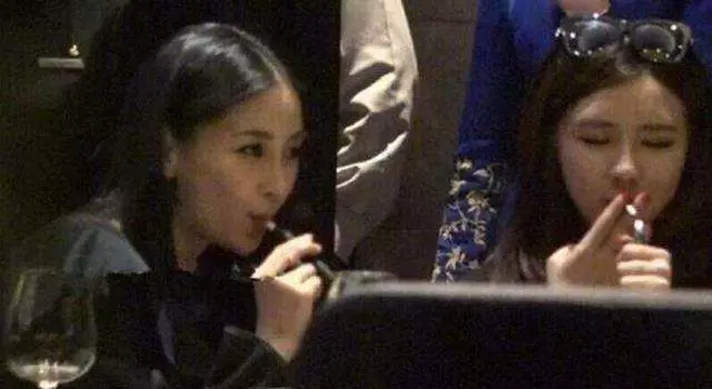 黃曉明首次公開為何會娶菸癮這麼重的baby, 網友聽後炸鍋了!