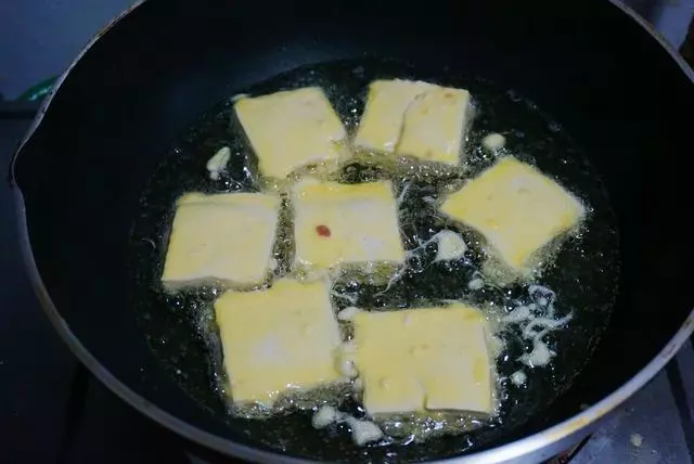 豆腐這種神器,可以製作成各種小吃零嘴,而且還能這樣做,好吃又好看,食慾大增