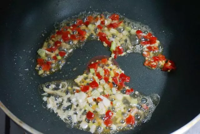 豆腐這種神器,可以製作成各種小吃零嘴,而且還能這樣做,好吃又好看,食慾大增