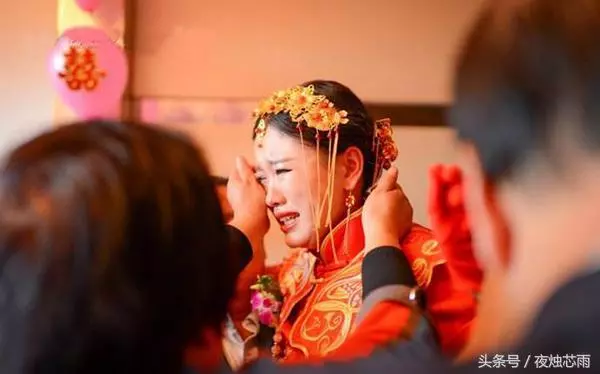 結婚時娘家退還全部彩禮,我小產爸媽提來雞蛋,婆婆將她們趕出門