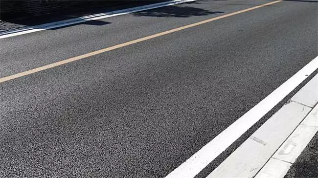 為何「日本馬路很平整」但台灣卻很崎嶇?看了他們「鋪路的手法」瞬間秒懂兩者之間差距有多大!