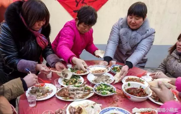 姐姐再婚,我準備給五千紅包,回家看到準新郎,我決定改成三萬塊