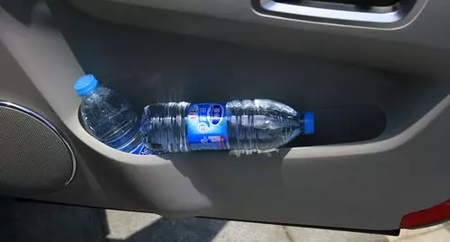 嚴重警告!千萬不要留礦泉水在車內!否則車子隨時報廢!