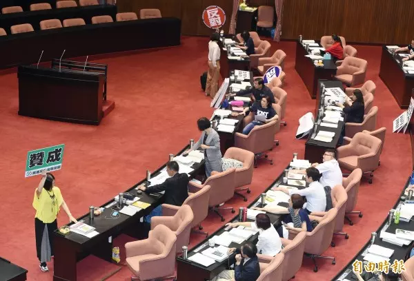 蔡總統宴請立委 他們卻都在抱怨這個法...
