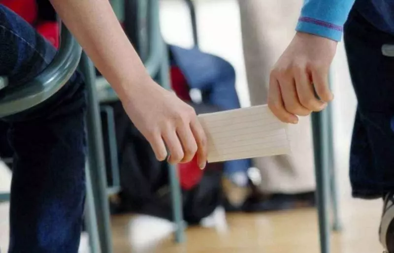 【那些年,我們的小學回憶!】這16件事上小學時你一定也做過!寫紀念冊、還有一起抄歌詞!
