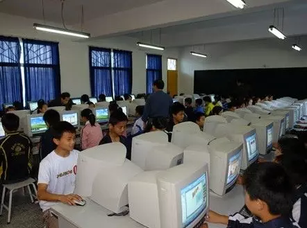 【那些年,我們的小學回憶!】這16件事上小學時你一定也做過!寫紀念冊、還有一起抄歌詞!