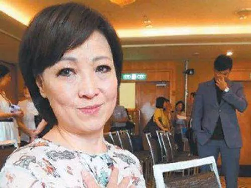 12歲乞討,18歲嫁曾志偉3年生2女,離婚放棄5000萬財產只為自由,如今過成這樣!