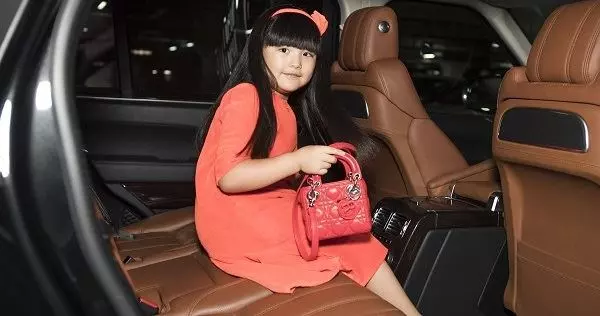 12歲乞討,18歲嫁曾志偉3年生2女,離婚放棄5000萬財產只為自由,如今過成這樣!