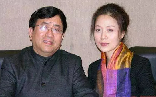 把女徒弟娶回家的男星, 最後2對真是噁心到黃疸水都吐出來了!