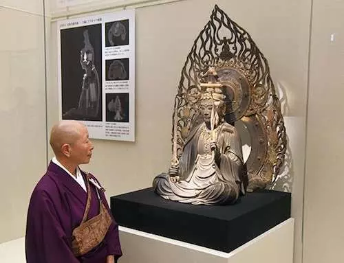 X光照出奈良佛像「藏180件文物」 學者兩難:要不要破壞佛像取出?