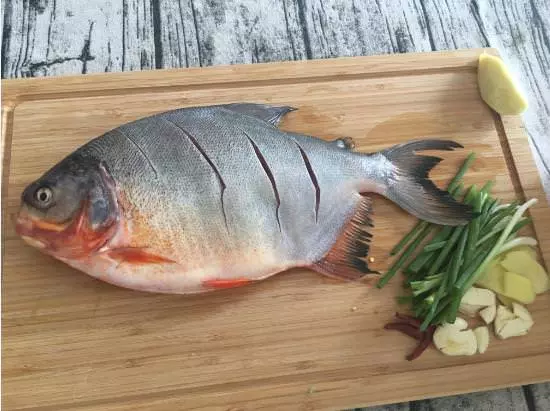 每次問到樓下阿姨做的紅燒魚都特別香,這次終於忍不住去學來了做法,沒想到這麼簡單!
