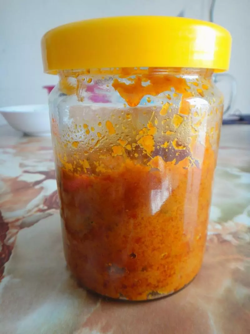 自製咚炎醬料 想弄很久了一直都是個字~~~~~~拖。。。呵呵~剛好冰箱收集到材料~ 好吧,動手嘍~咚炎 偶來啦)))