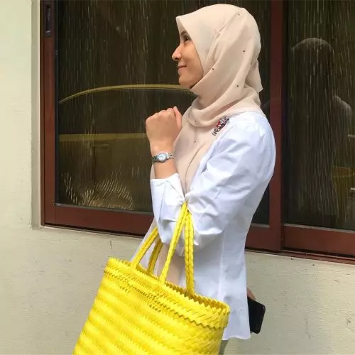 大馬花木蘭Nurul Izzah竟然用「這款」Bag!安華的女兒就是不一樣!不愧是巾幗梟雄~