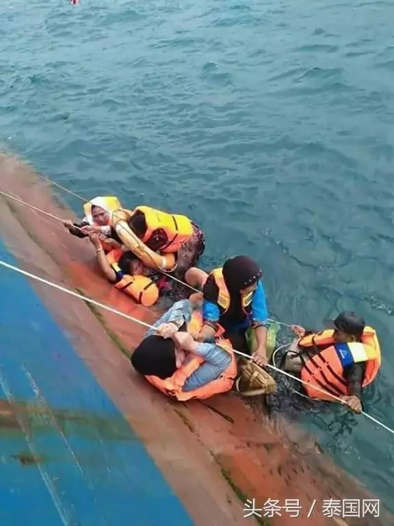 印尼載上百人渡輪傾覆 目前已致34人遇難