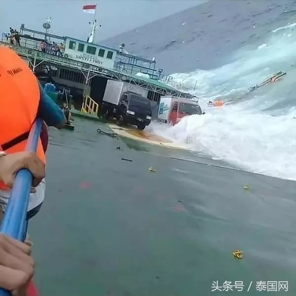 印尼載上百人渡輪傾覆 目前已致34人遇難