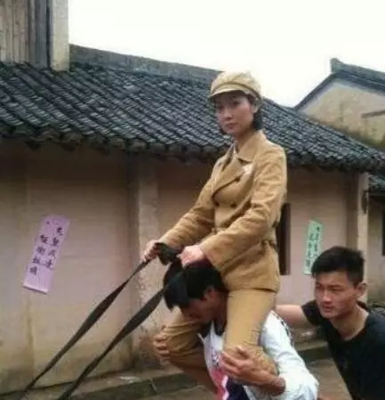 劇組的導演真有才,看過這些鏡頭,才知道我們竟然被騙了好多年!