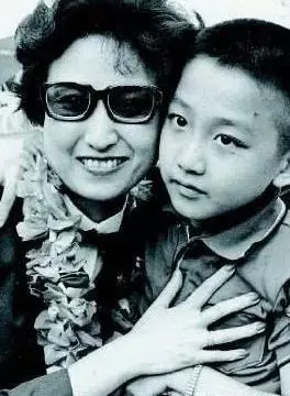庾澄慶再當爸,庾媽媽超興奮,可當年她對伊能靜卻百般嫌棄!