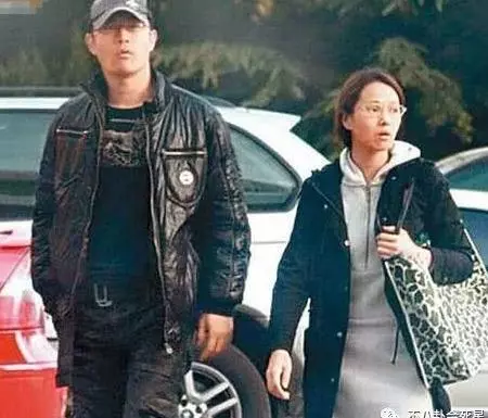 庾澄慶再當爸,庾媽媽超興奮,可當年她對伊能靜卻百般嫌棄!