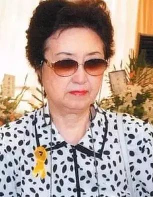 庾澄慶再當爸,庾媽媽超興奮,可當年她對伊能靜卻百般嫌棄!