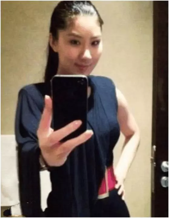 小女友coco終於說出12年前為何愛上69歲謝賢,一開口不敢相信!