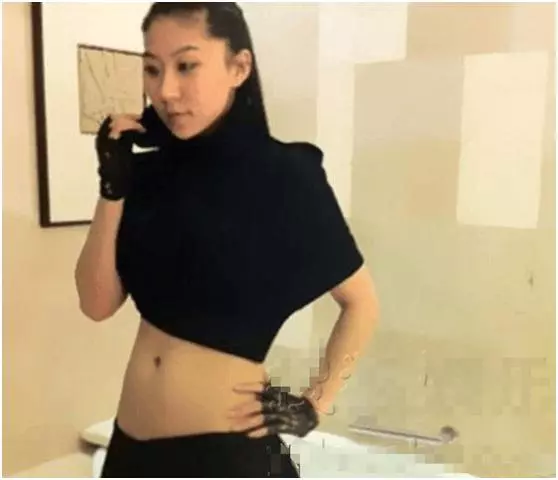 小女友coco終於說出12年前為何愛上69歲謝賢,一開口不敢相信!
