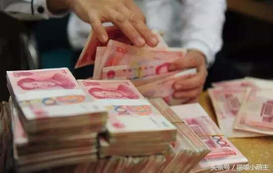 娘家拆遷分了80萬,爸媽都給弟弟,三年後,他們帶著行李來我家