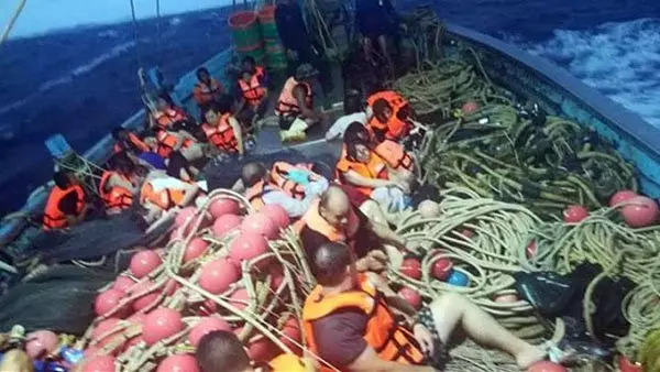 泰國普吉島觀光船沉沒-至少49人失蹤,颱風派比安襲日本京都-16萬人疏散釀1死