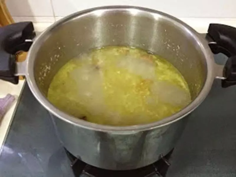◤板面の秘密?!◢ 板面最重要的精髓就在於「湯」!想要做出美味又好吃的板面就一定要跟著這食譜做啦~