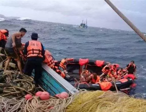 普吉島2船接連翻覆 傳至少7人失蹤