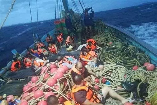 普吉島2船接連翻覆 傳至少7人失蹤