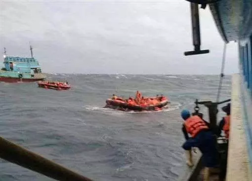 普吉島2船接連翻覆 傳至少7人失蹤