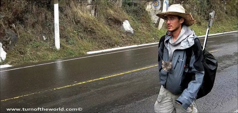 浪漫的邂逅　浪喵「遇見背包客夫妻」被收編　跟著徒步旅行橫跨13國～