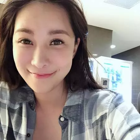 納吉被控期間兒子赴台找「小Angelababy」,兩人十指緊扣離開餐館關係成迷!