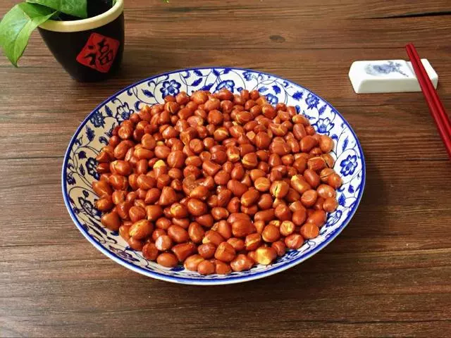 為什麼你炸的花生米不酥脆,還容易炸糊?因為你不懂這幾個訣竅!