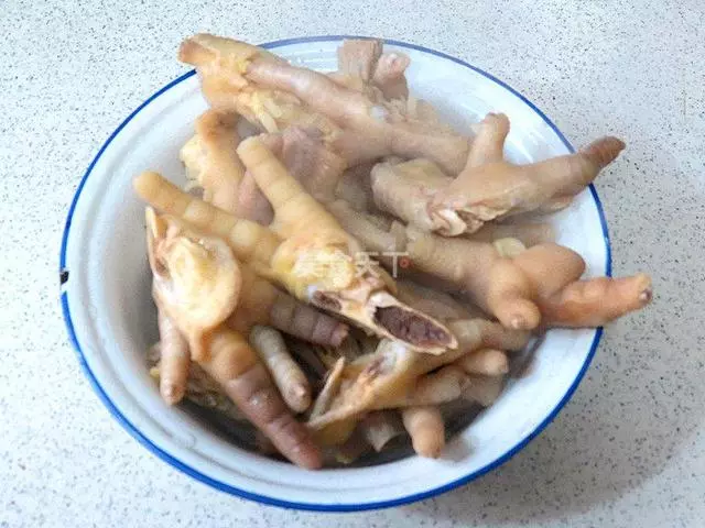 雞爪怎麼做好吃？雞爪的兩種家常做法，製做簡單，香味十足！