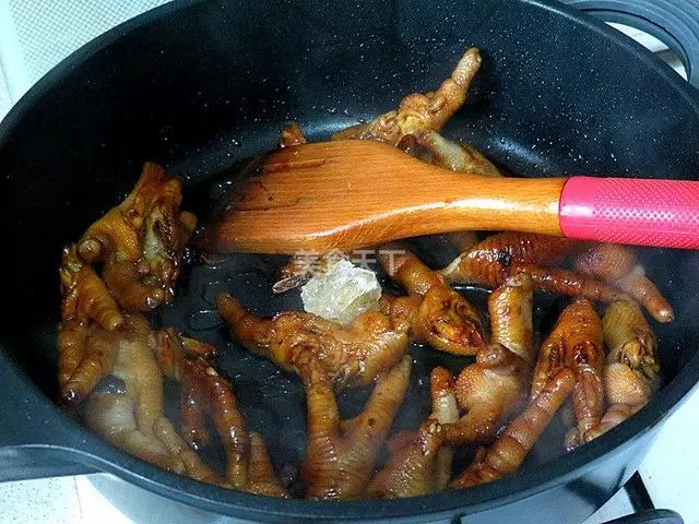 雞爪怎麼做好吃？雞爪的兩種家常做法，製做簡單，香味十足！