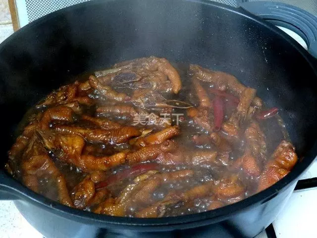 雞爪怎麼做好吃？雞爪的兩種家常做法，製做簡單，香味十足！