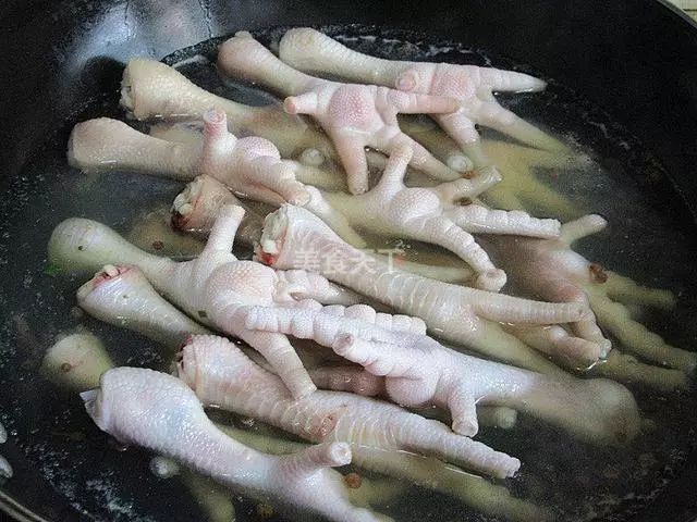 雞爪怎麼做好吃？雞爪的兩種家常做法，製做簡單，香味十足！