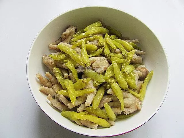 雞爪怎麼做好吃？雞爪的兩種家常做法，製做簡單，香味十足！