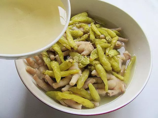 雞爪怎麼做好吃？雞爪的兩種家常做法，製做簡單，香味十足！