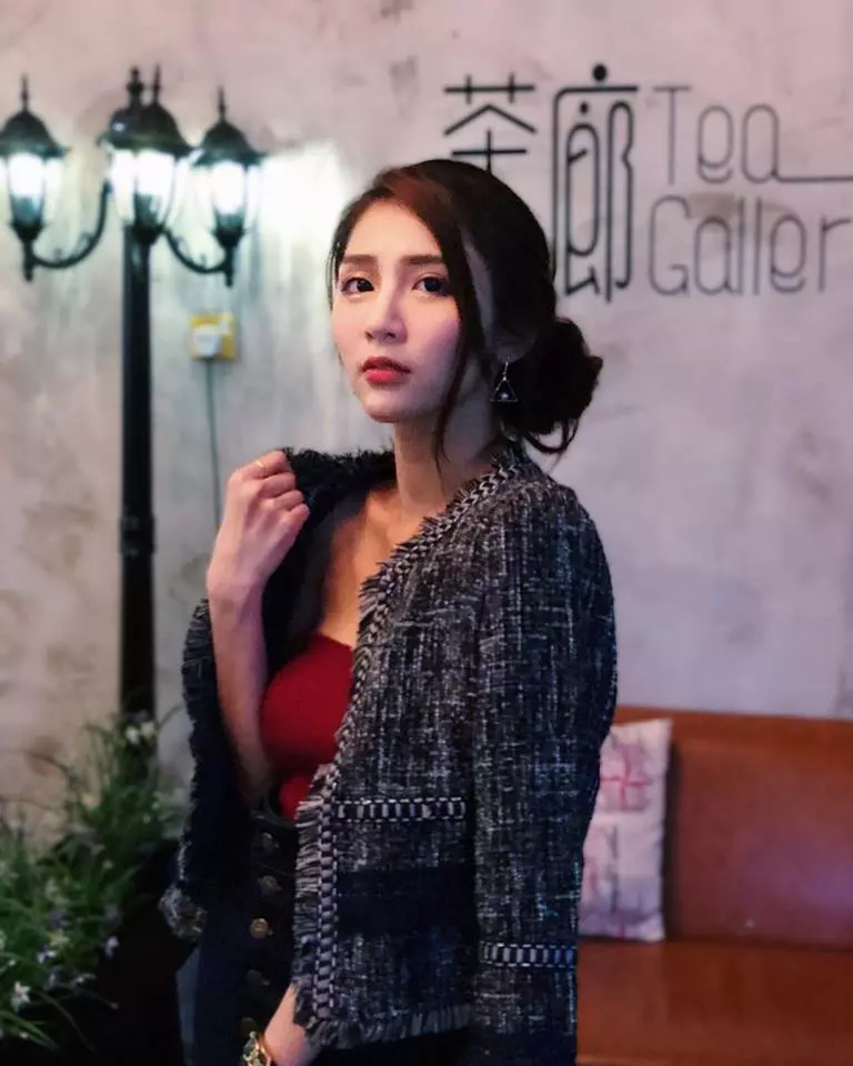 【90後大馬正妹!】Moon泳裝美照露出『近4寸長事業線』讓線民大噴鼻血:人間胸器啊!