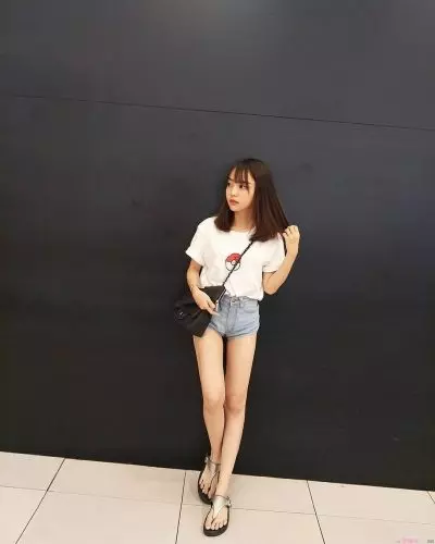 【拒絕Copy & Paste的網紅臉! 】大馬清純可愛正妹 —— Wenyek 一個Smile就讓人融化啦~